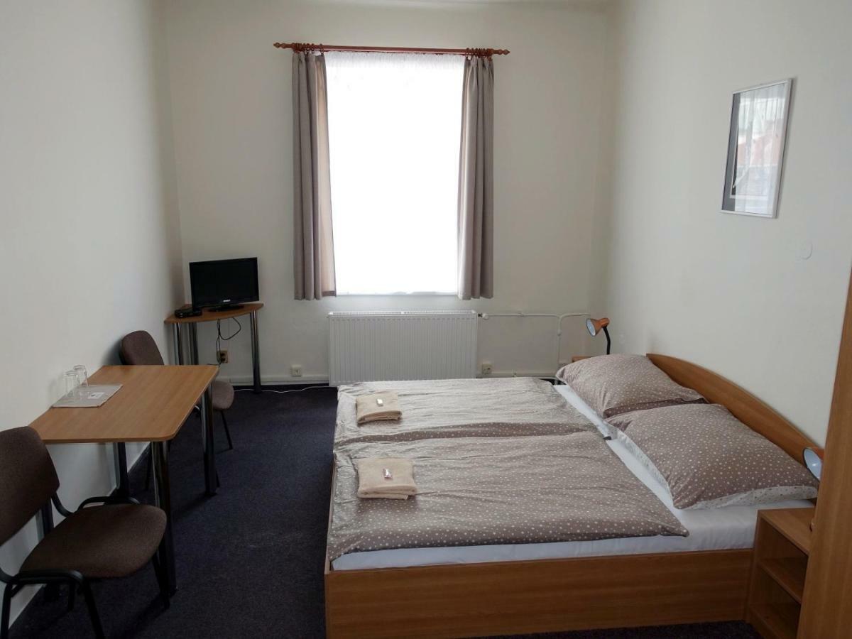 Hotel Staric Єсеник Екстер'єр фото