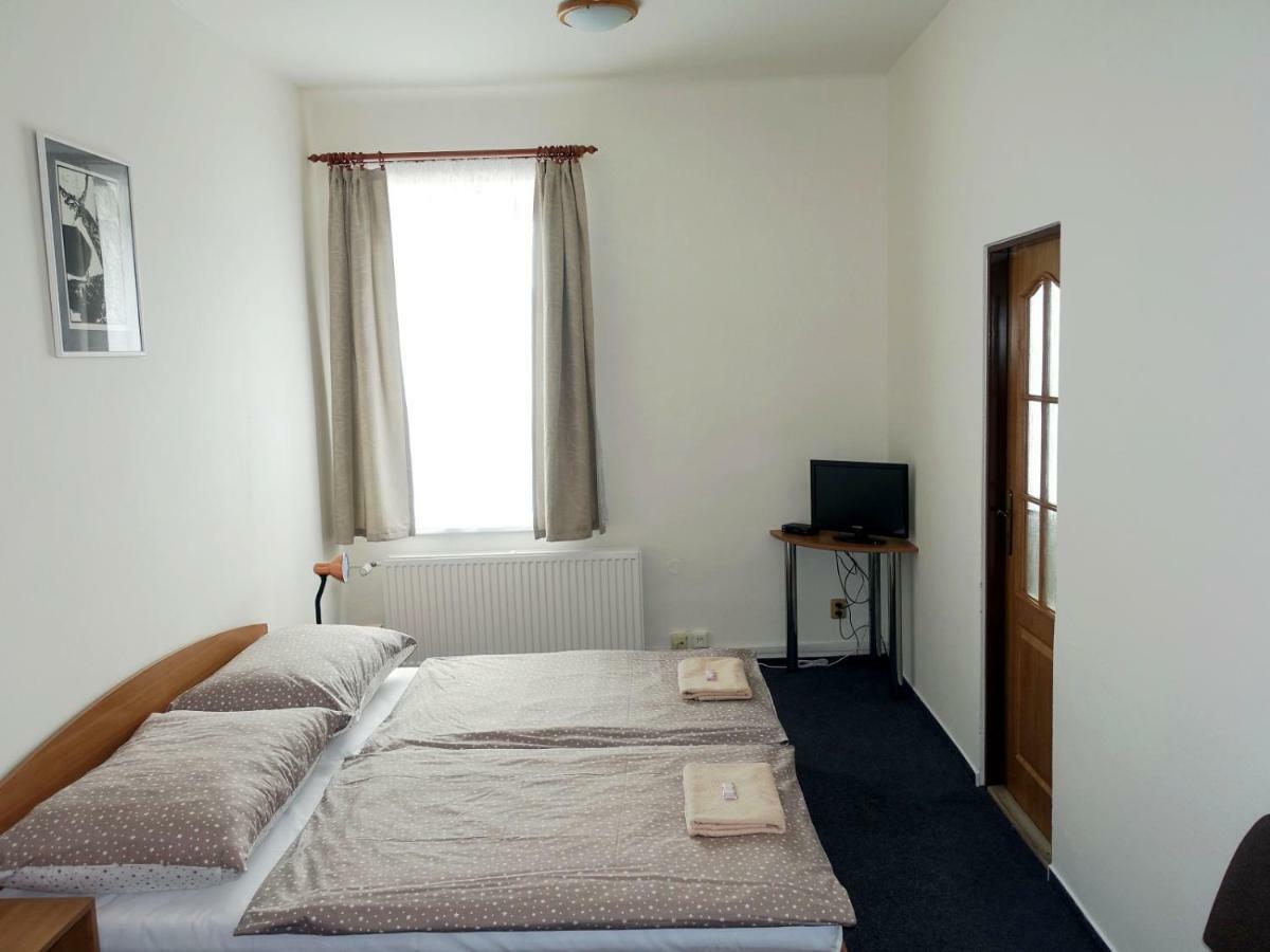 Hotel Staric Єсеник Екстер'єр фото