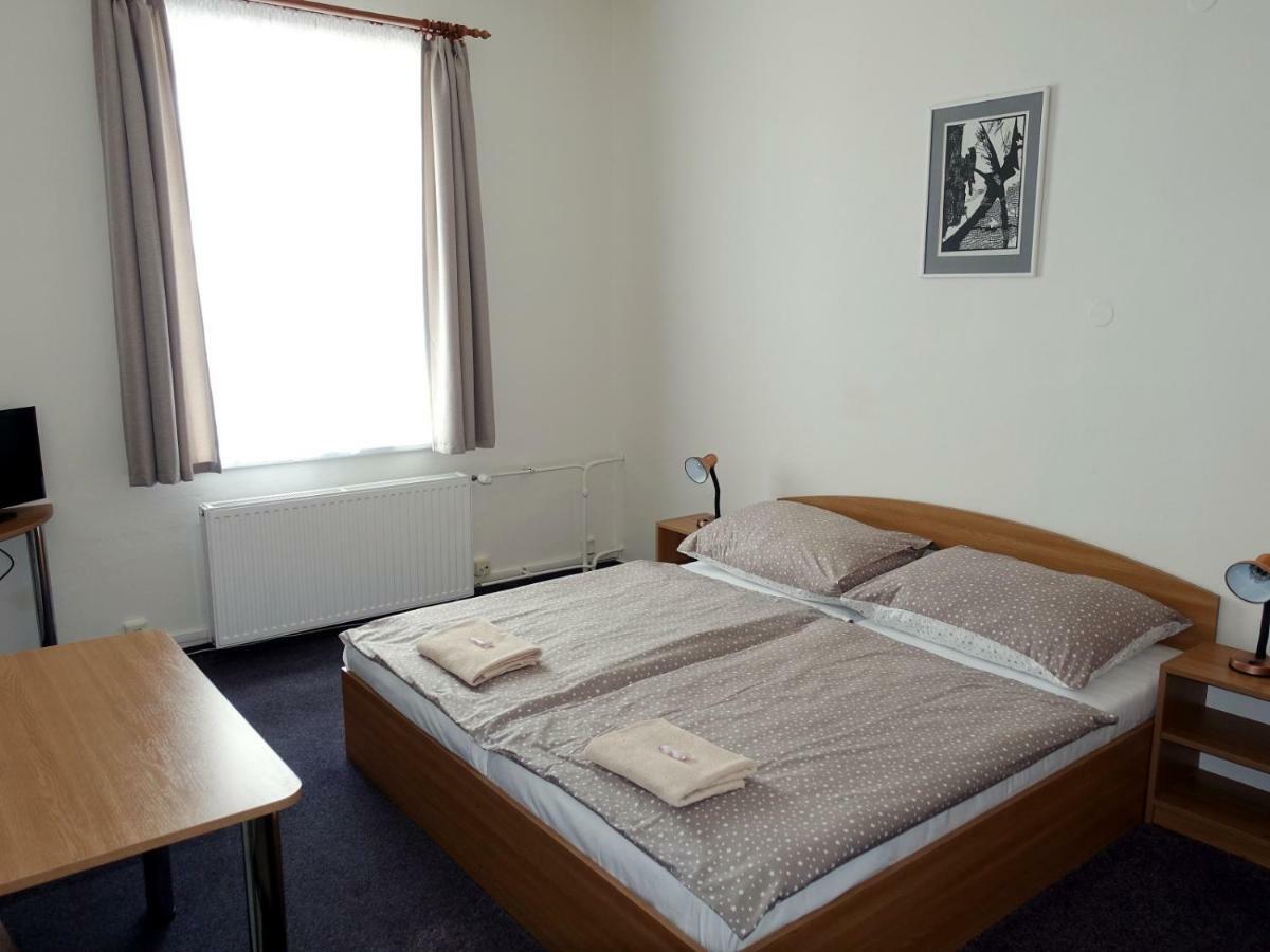 Hotel Staric Єсеник Екстер'єр фото