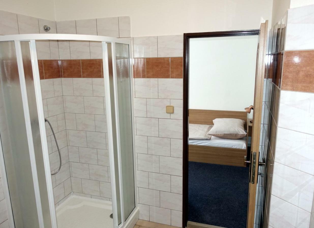 Hotel Staric Єсеник Екстер'єр фото