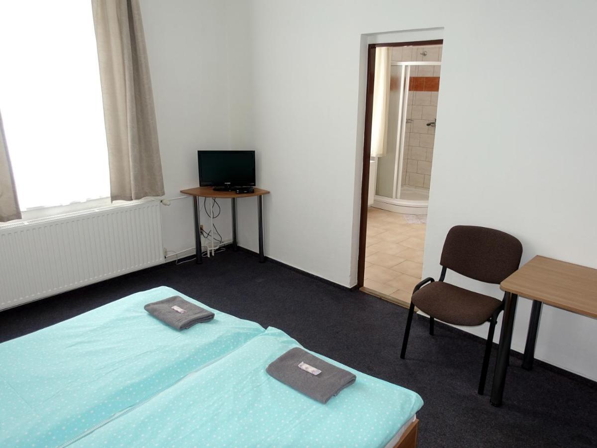 Hotel Staric Єсеник Екстер'єр фото