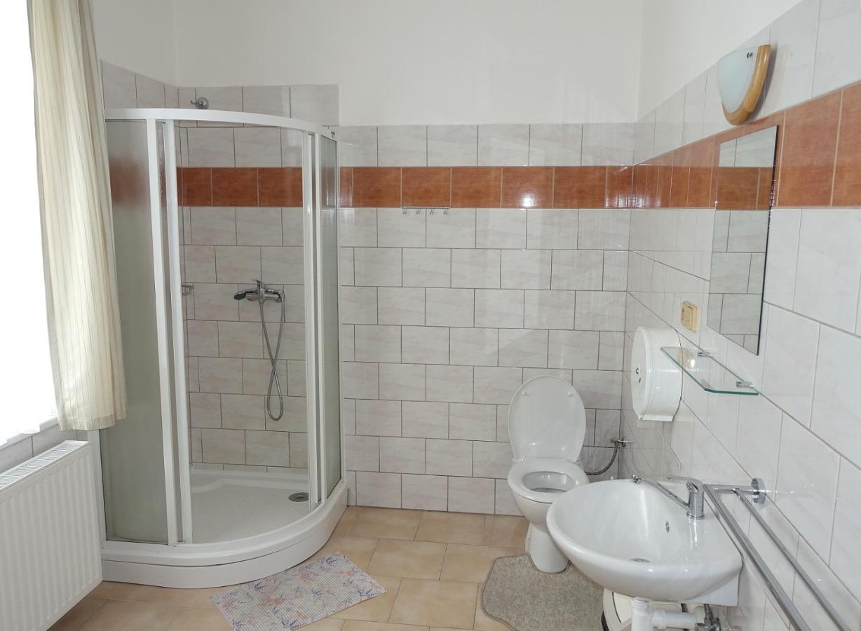 Hotel Staric Єсеник Екстер'єр фото